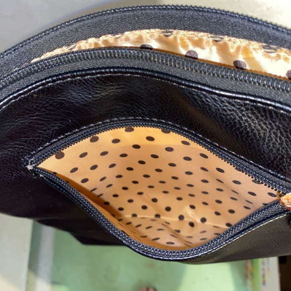 Red Lip Crossbody Bag for woman - Picture 9 of 11